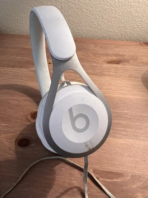 Auriculares Beats by Dr. Dre EP ML9A2LL/A - blancos Foto 1 de 4