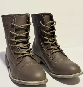 Combat Fashion Faux Leather Women’s Boots Sz 9 Unbranded Beige Tan Lace Up NEW - Picture 1 of 11