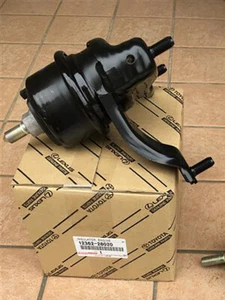 Toyota OEM Genuine INSULATOR, ENGINE MOUNTING, LH(TRANSVERSE ENGINE) 12362-28020 - Picture 1 of 3