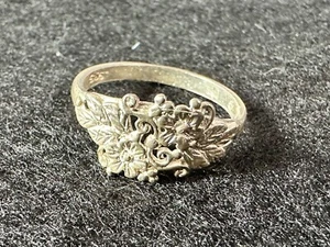 Silver Floral Handcrafted Ring Size 7.5 - Picture 1 of 6