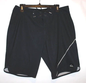 QUICKSILVER Board Shorts Swimwear Casual Surf Active Wear Black Mens Size 32 - Picture 1 of 9