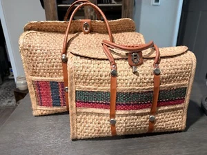 Set Of 2 Vintage Woven Tan Straw Grass & Faux Brown Leather Tote Market Bag - Picture 1 of 12