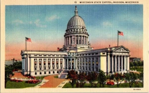 Unposted Linen Post Card Wisconsin State Capitol Madison Wisconsin - Picture 1 of 2