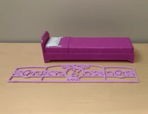 Barbie Glam Vacation Beach House Fold-n-Go: Bed + Deck Railing + Sofa Set - Picture 1 of 3