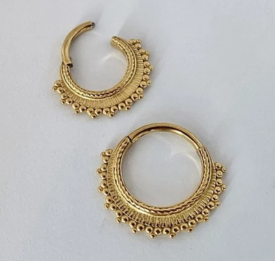 1pc Ball Cluster Wide Fan Hinged Segment Ring Helix Septum Clicker Body Jewelry - Image 1 of 4