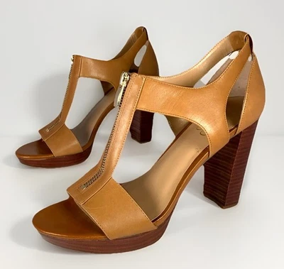 Sandálias plataforma feminina Franco Sarto Myriad couro marrom com zíper frontal central, 9 US$ 120 - Imagem 1 de 4