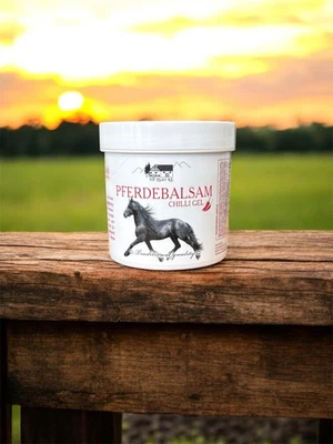 Balsamo per cavalli gel al peperoncino 250 ml della fattoria Pullach - Immagine 1 di 2