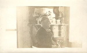 Aunt Anna Foster in Profile in House 1918 ? RPPC Real Photo Postcard - Picture 1 of 2