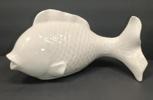 Statuina pesce koi ceramica avorio smaltata iridescente decorazione casa 9"L x 4,5" H x 3" W - Foto 1 di 12