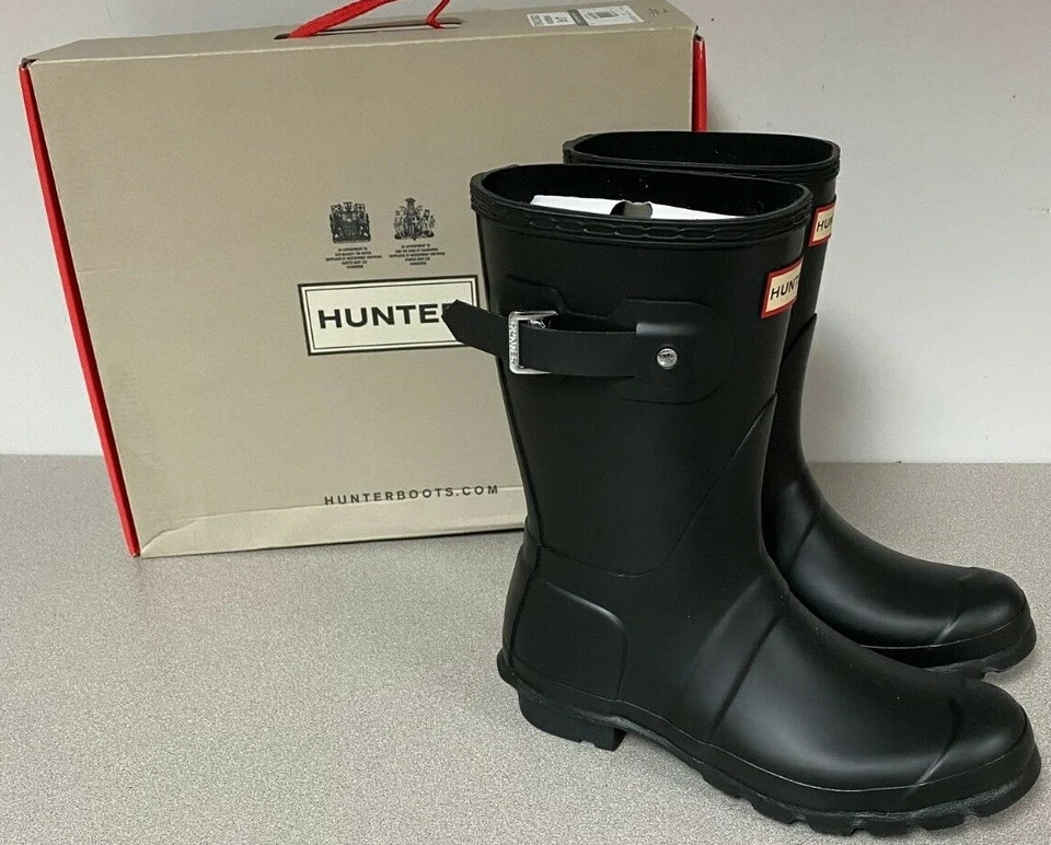 Hunter  WFS1000RMA-NVY-85 Women's Original Short Rain Boot Size 8 - Black