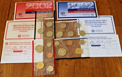 Philadephia and Denver Uncirculated Coin Set 2002 Red Blue COA - Image 1 of 4