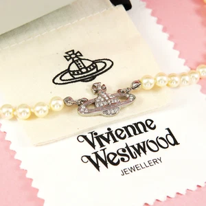 Vivienne Westwood SilverTone Mini Bas Relief Pearl Orb Choker Necklace Gift Set. - Picture 1 of 15
