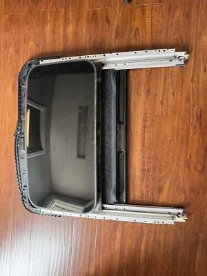 2012 INFINITI FX35 OEM FACTORY SUNROOF GLASS AND FRAME OEM - Image 1 of 4