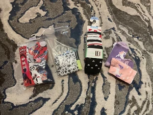 Girls briefs and socks bundle 6-8 years - Picture 1 of 3