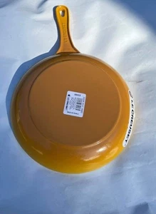 New Le Creuset Cast Iron Enamel Shallow Fry Omelette Pan Yellow Nectar 9 3/4" - Picture 1 of 5