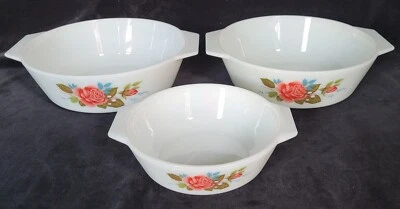 Three retro / vintage JAJ Pyrex Cottage Rose casseroles - no lids - Image 1 of 4