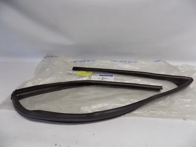 New OEM 2007-2010 Ford Edge Lincoln MKX Front Right Door Channel Glass Seal  - Image 1 of 3