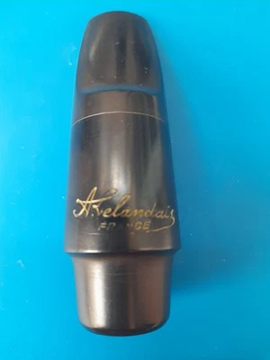 Boccaglio per sassofono contralto A. Lelandais II in buone condizioni - Immagine 1 di 4