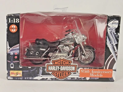 Maisto • Harley-Davidson • FLHR Road King • Negro/Plateado • Serie 3 • 95 aniversario Foto 1 de 4