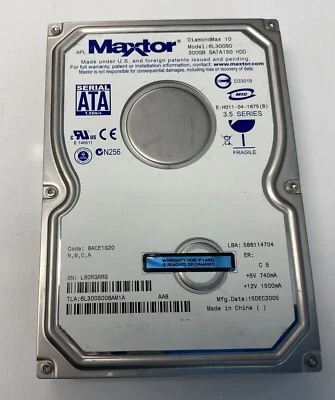 Maxtor DiamondMax 10 300GB Internal SATA 3.5" Desktop Hard Drive 6L300S0 - Image 1 of 4