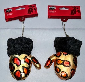 27011065. 3.5x4.5 Leopard Print Gloves Glass Ornaments Set Of 2 Christmas - Picture 1 of 1
