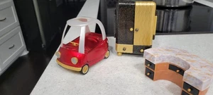 LOTTO MGA LOL Armadio Armadio Armadio Casa delle Bambole, AUTO, SCRIVANIA BOSS, GRANDE SCRIVANIA SIS - Foto 1 di 12