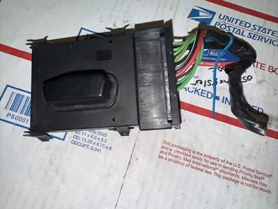 Interruptor de control de asiento eléctrico para pasajero derecho Chrysler 300 2005 56049428AD FABRICANTE DE EQUIPOS ORIGINALES Foto 1 de 3