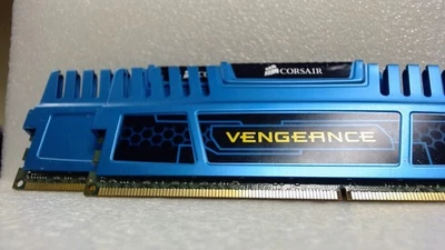 Corsair Vengeance (8GBx2)CMZ8GX3M2A1600C98 - Image 1 of 3