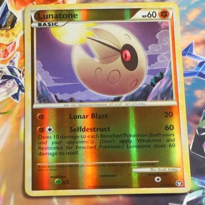 Pokemon Trionfante #25/102 Lunatone Reverse Holo Raro - Foto 1 di 3