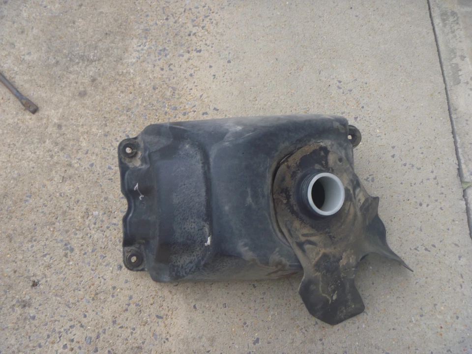 OEM 88-06 Yamaha YFS200 Blaster (2000) Gas Fuel Tank - Image 1 of 2