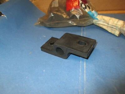 SILENCIADOR HANGAR N.O.S. Dodge Colt Models MB009240 1970 Foto 1 de 3