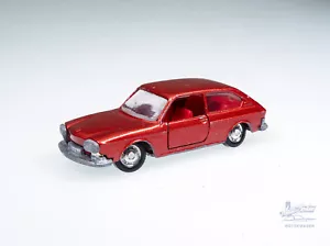 1:66 Schuco modelo 301 812 Volkswagen VW 411 tipo 4 rojo met. Diecast vintage - Imagen 1 de 7