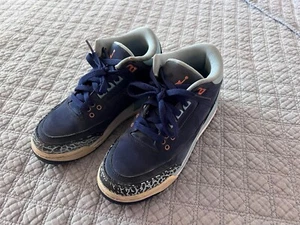 Size 4Y- Jordan 3 Retro Mid - Picture 1 of 8