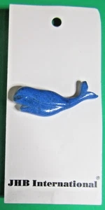 VINTAGE 1&1/2" JHB BLUE WHALE PLASTIC SHANK NOVELTY CRAFT BUTTON NOS CARD-J5 - Imagen 1 de 3