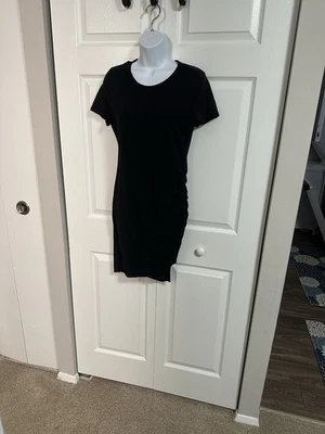 Mini vestido negro elegante para mujer Foto 1 de 4