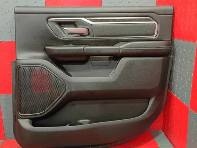 Dodge RAM 1500 19-24 OEM panel de moldura interior de puerta trasera derecha pasajero (negro) Foto 1 de 4