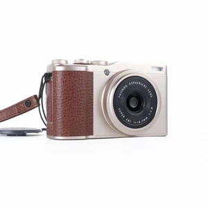 Fujifilm Fuji XF10 APS-C 28mm 24.2MP Compact Digital Camera - Champagne Gold__ - Picture 1 of 12