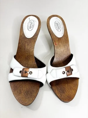 Sandalias Dr Scholls Talla 8 Cuero Blanco 2.75" Tacón Gatito Base Madera Usadas en Excelente Condición Foto 1 de 4