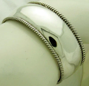 FABELHAFTES BREITES HANDGEFERTIGTES ABGESCHRÄGTES ARMBAND AUS NACHLASS STERLINGSILBER, 7,5 ZOLL - Bild 1 von 1