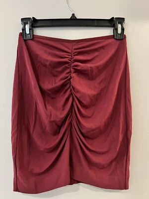 Talula By Aritzia Nueva Falda Roja Talla XS Mini Falda Foto 1 de 4