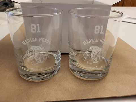 MARRIAN HOSSA COMMERATIVE ROCKS GLASSES #81 CHICAGO BLACKHAWKS Cover