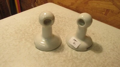 Soportes de papel higiénico de porcelana antiguos n.º 2 Foto 1 de 2