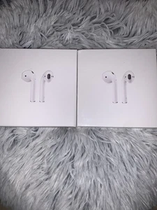 Bundle of Two Authentic 🍎 Wireless Earbuds – 2nd Gen – Fully Working - Zdjęcie 1 z 4