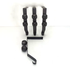 4er Set schwarze Strumpf- oder Kranzhalter mit Glocken Weihnachten 6,75" Höhe x 5" Länge gebraucht - Bild 1 von 12