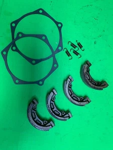 Brake shoe kit for John Deere 650 and 670 tractors M805305 CH15066 M803176 - Picture 1 of 3