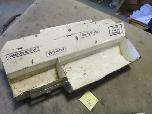 Gebrauchter Vorratsbehälter für MG Fass, Asbesthandschuhe, Werkzeug usw. im Panzerfahrzeug - Bild 1 von 3