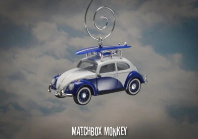 Clásico Volkswagen Escarabajo Personalizado Adorno de Navidad VW Bug con Rack Tabla de Surf Foto 1 de 4