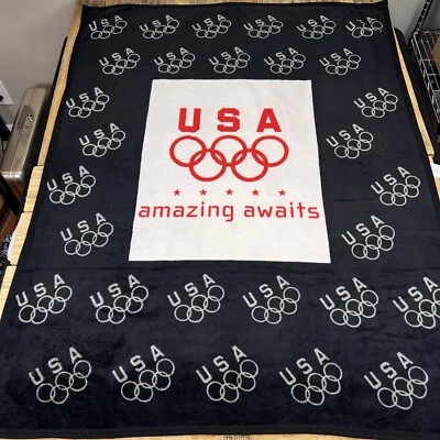 Anillos de manta de lana Northwest para estadio olímpico increíbles esperas negro blanco Foto 1 de 4