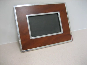 NEW- Photo Frame for 4x6 Photos - Picture 1 of 3