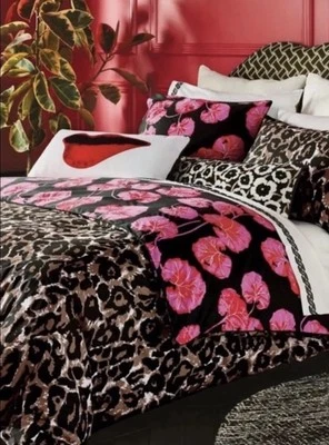 DVF x Target Queen / Full Duvet Set w 2 Shams Leopard + Geranium Leaf Reversible - Image 1 of 3